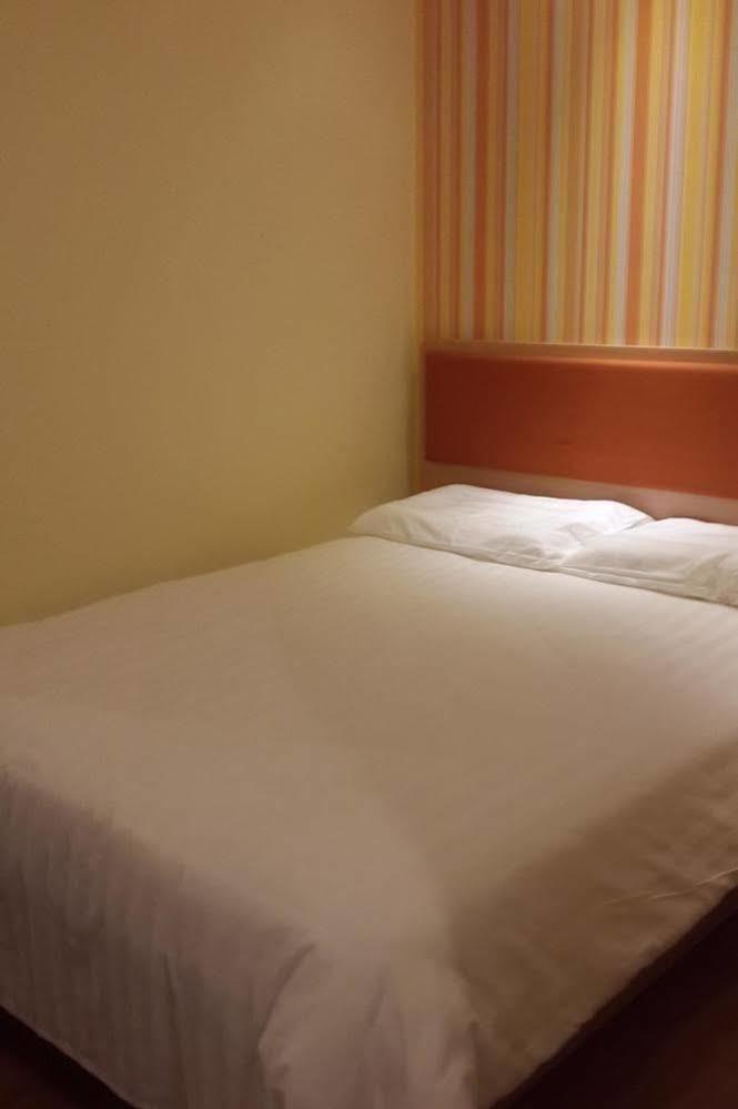 Hongqiao Hub Jiangqiao Wanda Plaza 2* Xangai